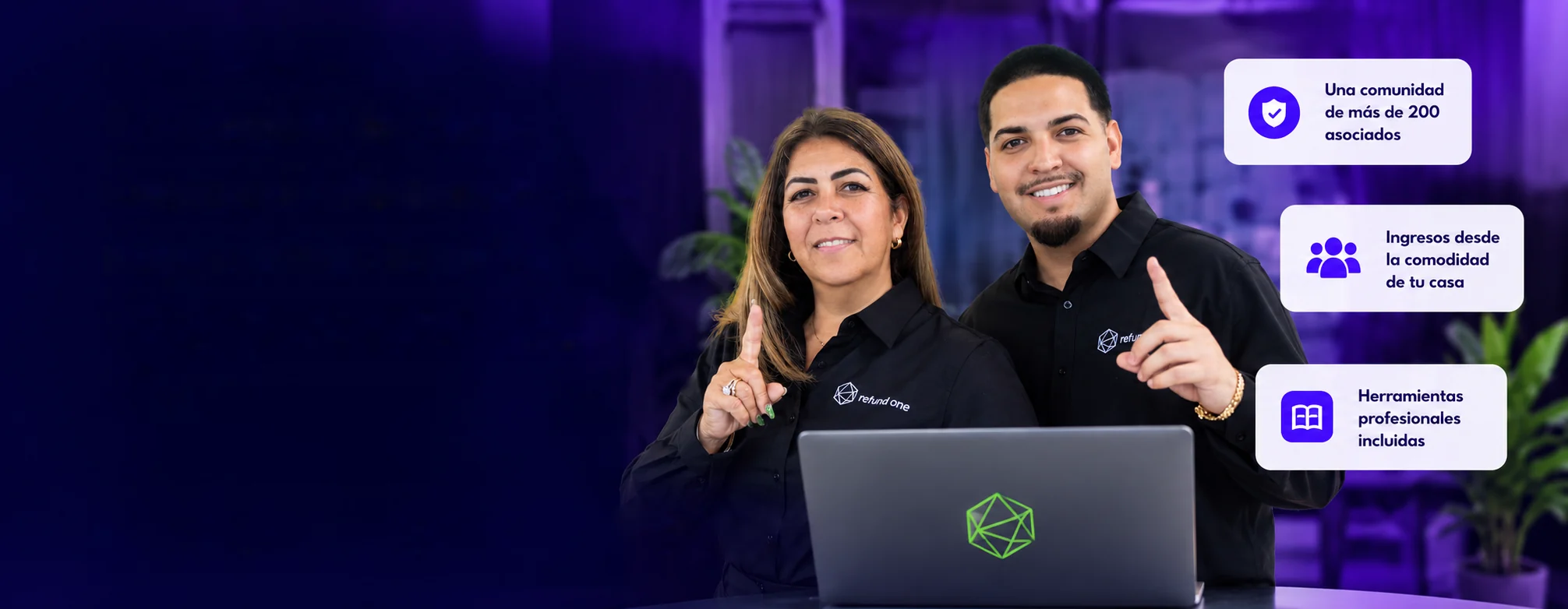 Dos integrantes del equipo de Refund One